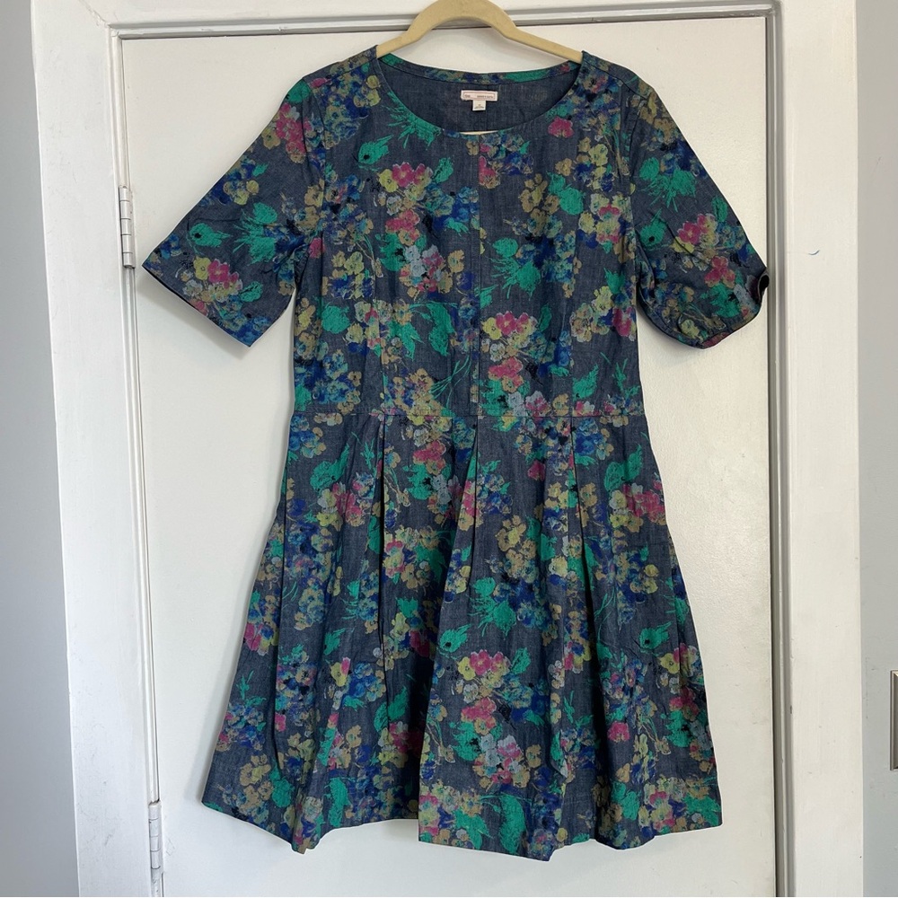 GAP Denim Chambray Blue Painted Floral green pink yellow dress size 12 pleated